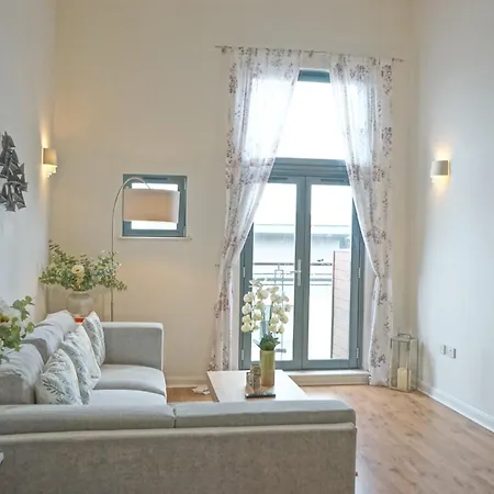 Soak Up The Light At A Soothing, Stylish Apartment In Swansea Marina Exterior photo