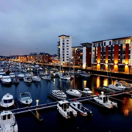 Soak Up The Light At A Soothing, Stylish Apartment In Swansea Marina Exterior photo