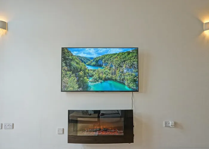 Soak Up The Light At A Soothing, Stylish Apartment In Swansea Marina