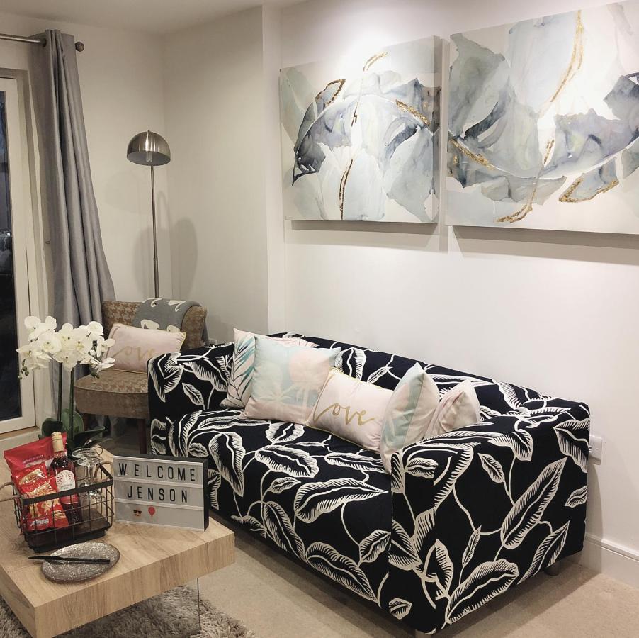 Apartamento Soak Up The Light At A Soothing, Stylish In Marina Swansea